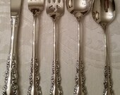 Oneida 18 10 Glossy Cube Heirloom Stainless Flatware Shelley, 1 Set of 8 5 Piece Place Settings in Perfect Unused Condition