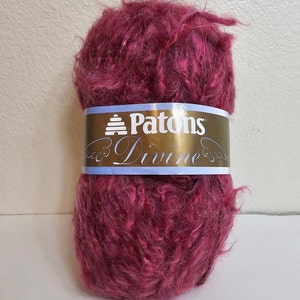 Patons Divine Wool Blend Yarn: Richest Rose, Bulky 5