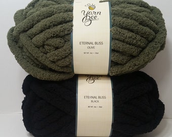 Eternal Bliss Yarn Bee, 8oz/226g, 28yds/25.6m, Jumbo 7