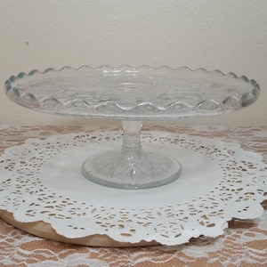 Vintage US Glass Pedestal Cake Stand: Clear Cosmos and Cane, Rum Well