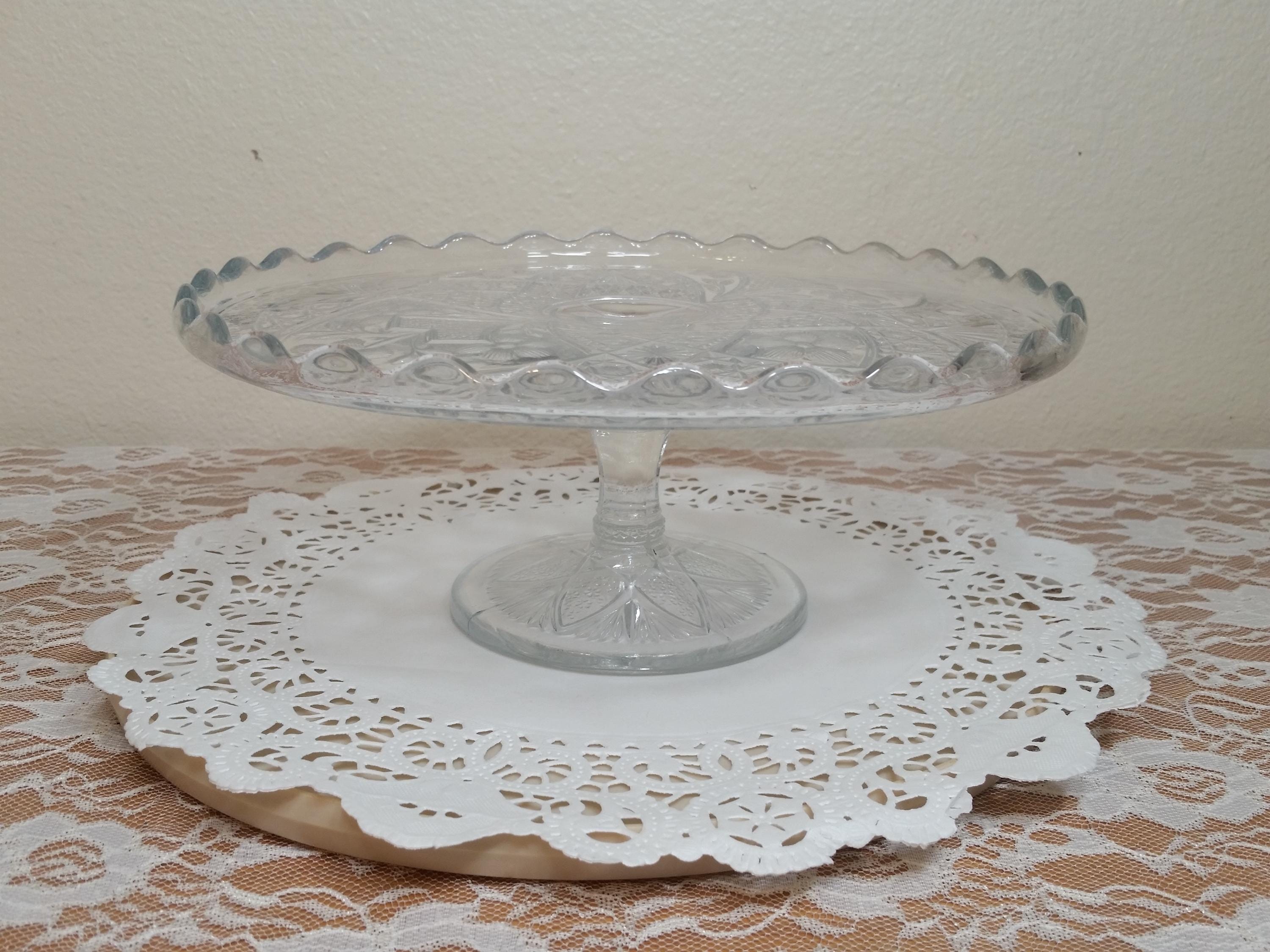 ヴィンテージ クリアガラス ケーキスタンド ヴィンテージのアメリカ製ガラス台座ケーキスタンド：クリアコスモスと