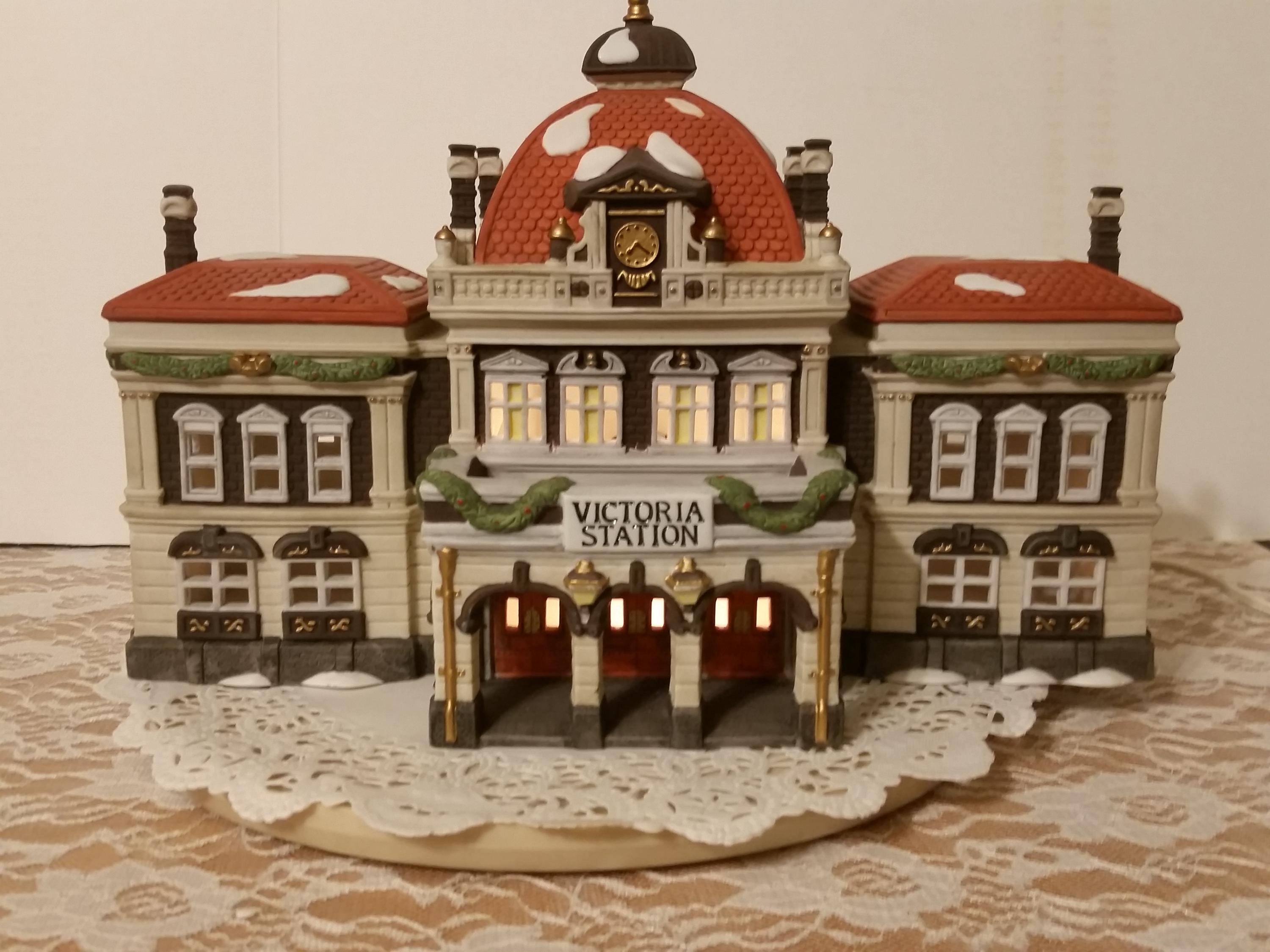 Victoria Station # 55743, Dickens Heritage Village Dept 56 Hand