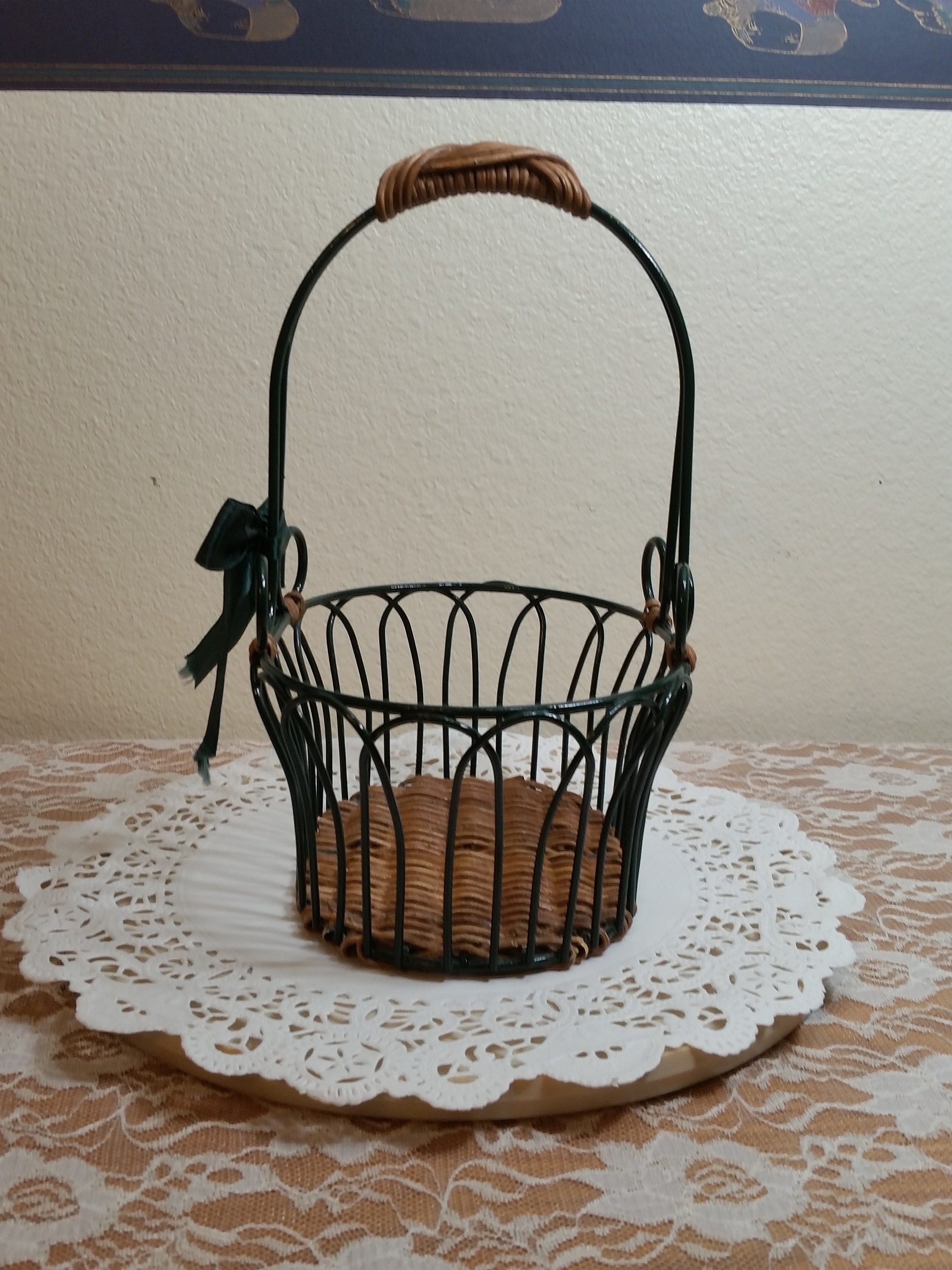 Vintage 1990s Green Metal/wicker Basket; Approx 8in L X 6.5in W