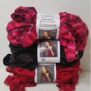 1 Skein (8 Sangria, 1 vuurwerk Skeins beschikbaar) Red Heart Boutique Linten Garen, 3.5oz / 100g, 42 yds / 38m, Bulky 6