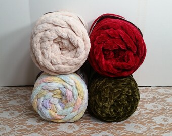 1 Skein Price Yarn Bee Chunky Knit Velvet Yarn, 2 Colors