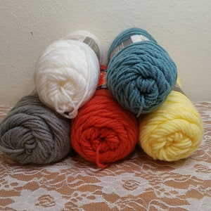 Red Heart Yarn, 3.5oz, 4 Ply Worsted Weight