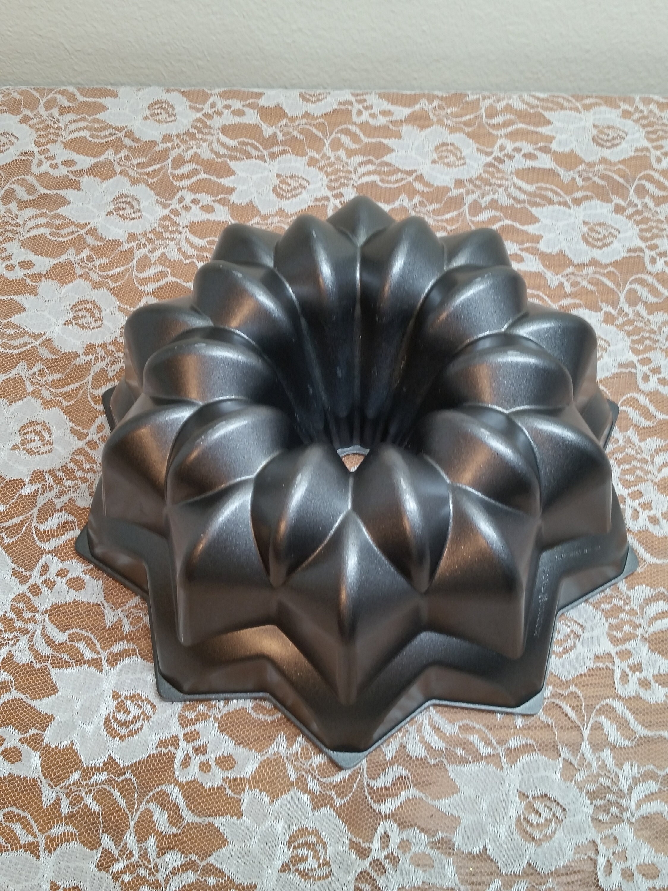 Nordic ware star bundt pan online