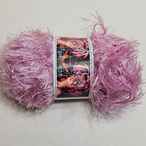 1 streng Mardi Gras garen, kleur # 108 roze wimper, 1,75oz/50g, 99y, machinewas/plat liggen