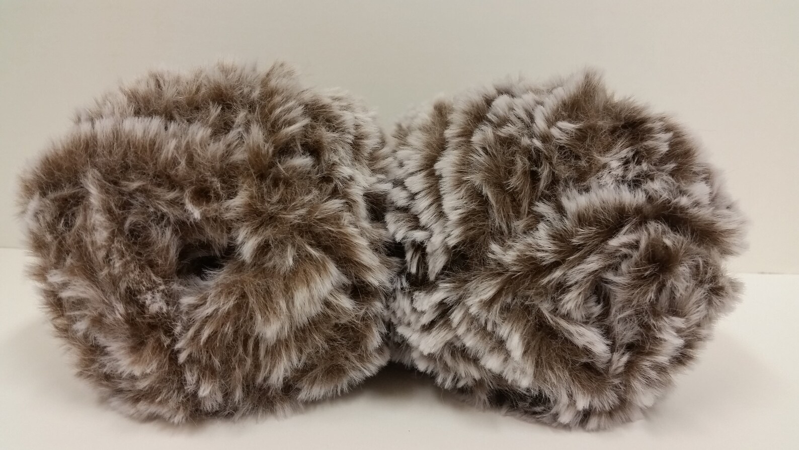 1 Skein Yarn Bee Fur The Moment Yarn Chocolate Brown Dye Lot Etsy