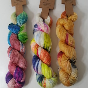 Authentic Hand-Dyed Blend Yarn, 3.5oz/100g, 400yds/367m, Fingering 1