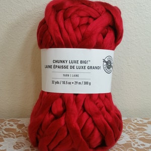 1 Skein Loops & Threads Chunky Luxe Big Yarn, Laine Epaisse De Luxe Grand, Red, 10.5oz/300g, 32y/29m,Jumbo 7, Acrylic, HW/Dry Flat