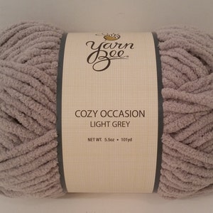 Cozy Occasion Yarn Bee: Light Grey, Super Bulky, 101 yds