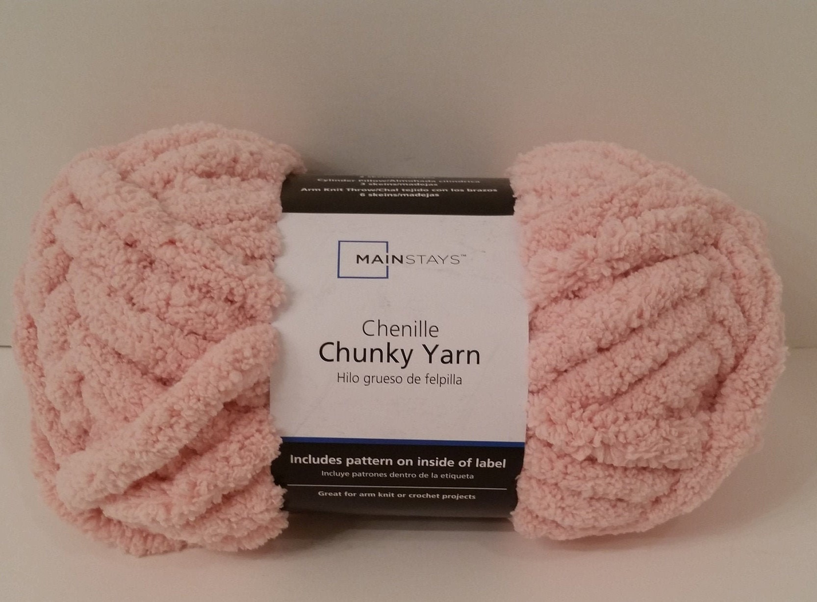 Mainstays Bulky 100% Polyester Pink Yarn, 31.7 yd