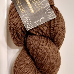 Peruaans wolgaren Cascade 220: donkerbruin kamgarengewicht