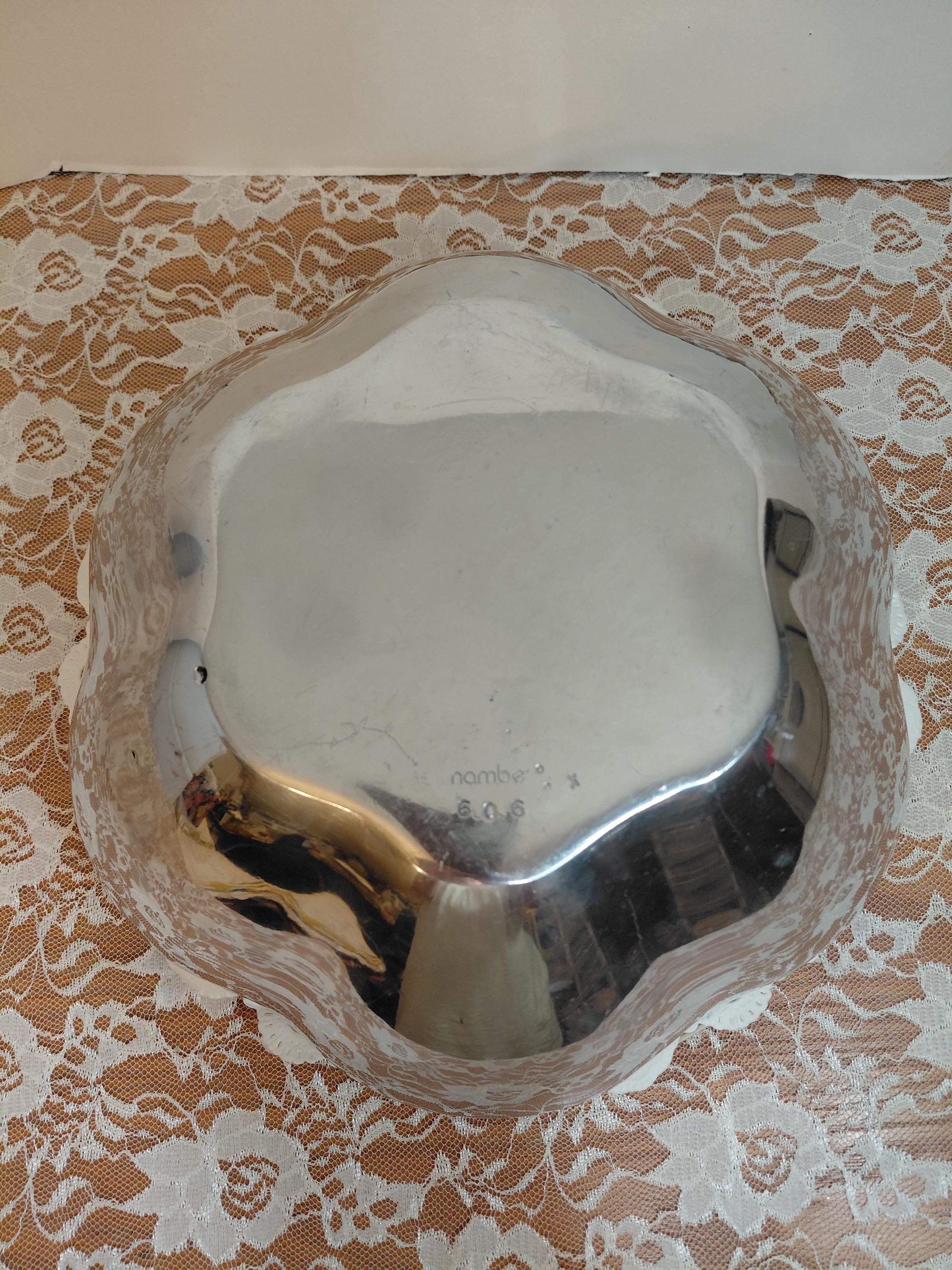 Vintage Nambe' Scalloped Tulip Metal Alloy Bowl, 11.25in Diameter