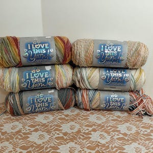 I Love This Yarn Print, Acrylic, 5oz, 252yds, Medium 4
