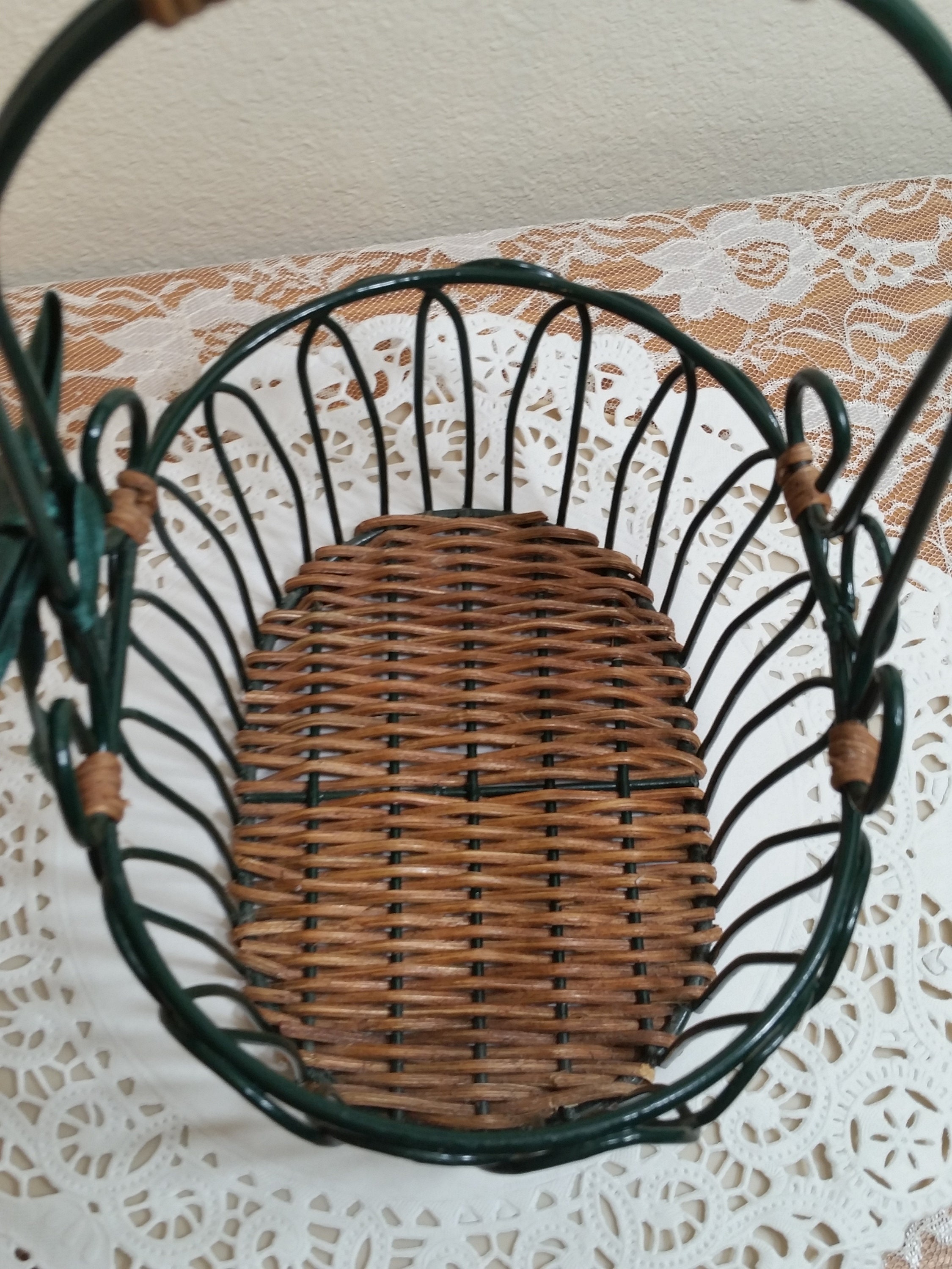 Vintage 1990s Green Metal/wicker Basket; Approx 8in L X 6.5in W - Etsy
