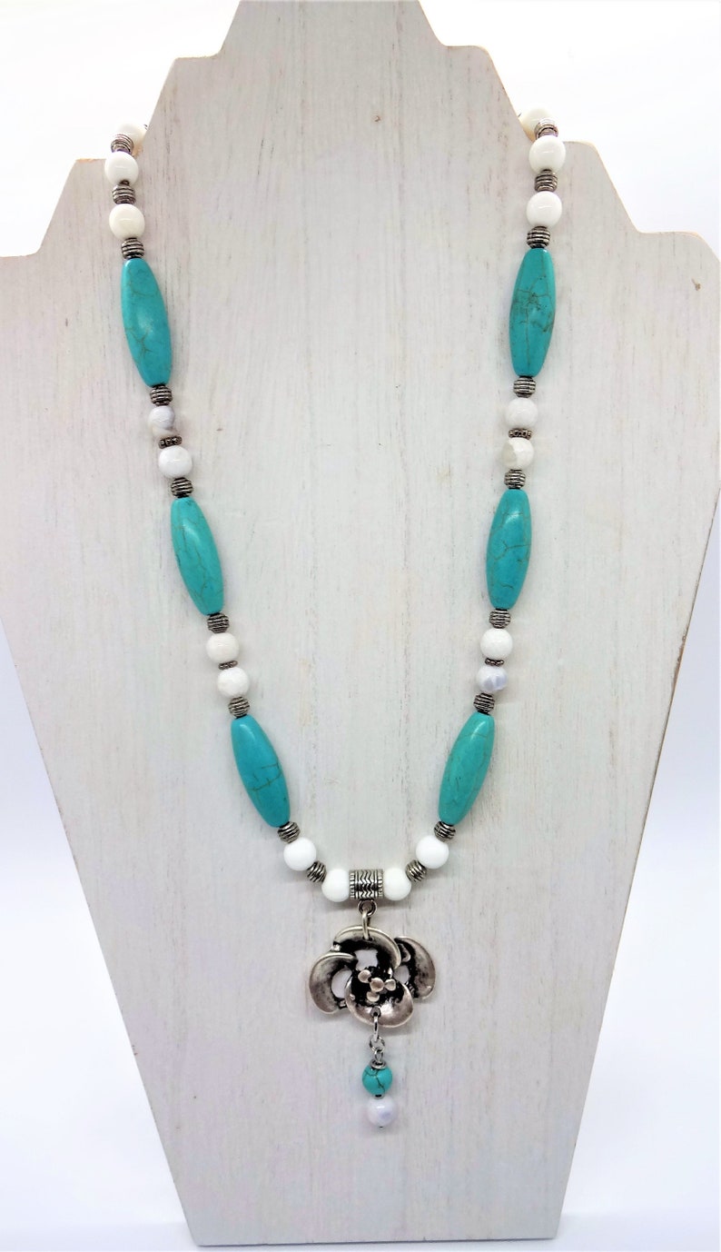 Handcrafted with Magnesite Turquoise Silver Flower Necklace Earrings and Bracelet Set White Jade /& Silver Beads