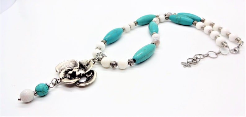 Handcrafted with Magnesite Turquoise Silver Flower Necklace Earrings and Bracelet Set White Jade /& Silver Beads