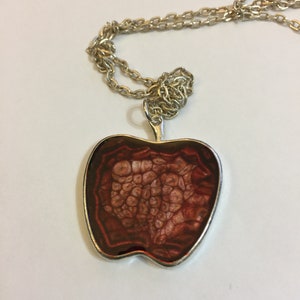 Collar de manzana roja / Regalo del maestro / Apreciación del maestro / Joyería del maestro / Regalo de colores escolares / Regalo del fin del año escolar / Regalo de agradecimiento