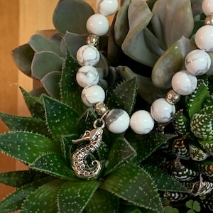 Seahorse Summer Bracelet | White Marbled Seahorse Bracelet | Seahorse Jewelry | Summer Jewelry | Ocean Jewelry | Nautical Bracelet