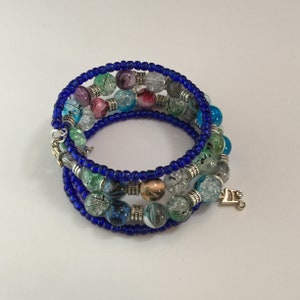 Music Beaded Bracelet with Note Charms | Music Lover Gift | Blue Jewelry | Beaded Jewelry | Beaded Stacking Bracelet