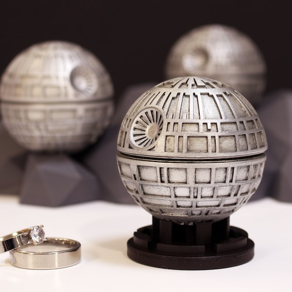 Boîte à bagues de fiançailles Black Star Geek - Porte-alliances pour proposition pour une cérémonie de mariage nerd - Support pour bagues pour fans de Geeky Sci Fi Wars et Death Spaceship