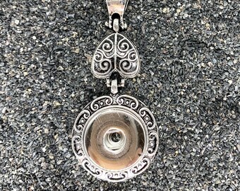 Snap Button Pendant Necklace: Interchangeable Charm Jewelry