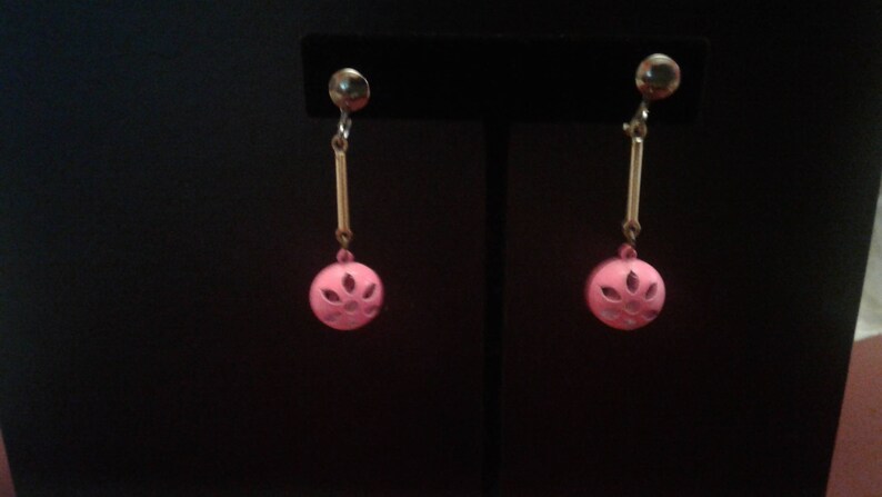 Groovy Hot Pink and Silvertone Screwback Dangle Earrings