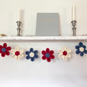 Crochet Daisy Garland, 4th of July Party decor, red white and blue decoration, America birthday party, cute daisy flower banner, summer