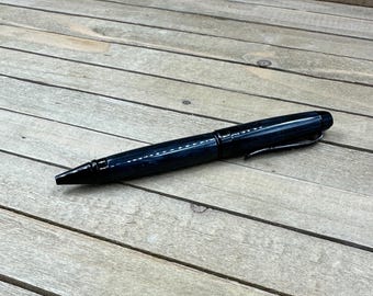 Handcrafted custom writing pen in black acrylic and black hardware. Ballpoint twist pen with Parker refill great for Journaling