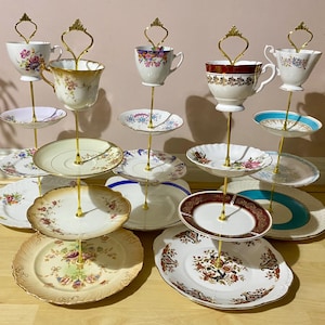 Vintage cakevorm met vier niveaus