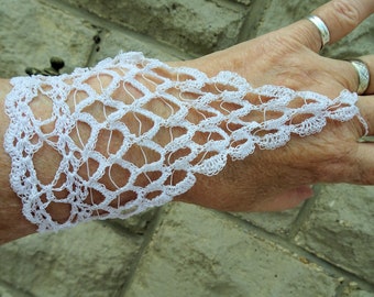 Gants de mariage en dentelle délicate au crochet
