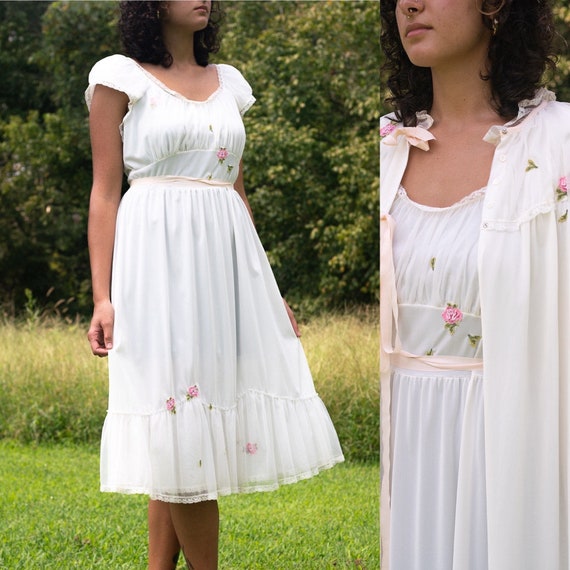 Beautiful 60s nightgown set