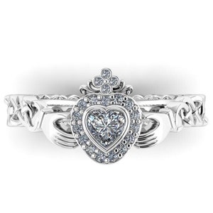 TARA - DIAMOND CLADDAGH: anillo de compromiso celta / anillo Claddagh / anillo con nudo celta / anillo de compromiso con forma de corazón / anillo de compromiso irlandés