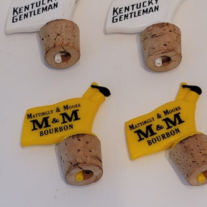 Vintage Whiskey Bottle Plastic Pourers Kentucky Gentleman  M&M Bourbon