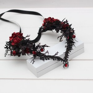 Witch flower crown with spiders Elven black red burgundy crown Gothic headband Dark fairy crown Goth bride Black tiara Black floral circlet