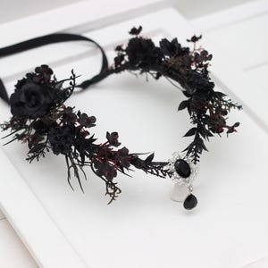 Witch flower crown Elven black crown Gothic headband Dark fairy crown Goth bride Black tiara Black floral circlet Festival floral halo