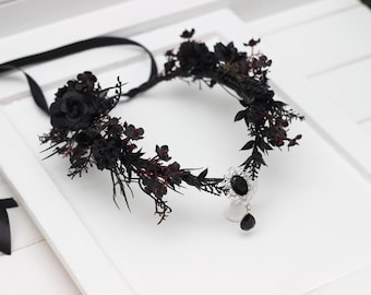 Witch flower crown Elven black crown Gothic headband Dark fairy crown Goth bride Black tiara Black floral circlet Festival floral halo