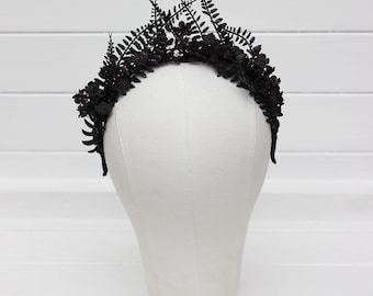 Black flower crown Black headband Bridal flower wreath Halloween floral crown Gothic flower crown Witch black crown Dark fairy crown
