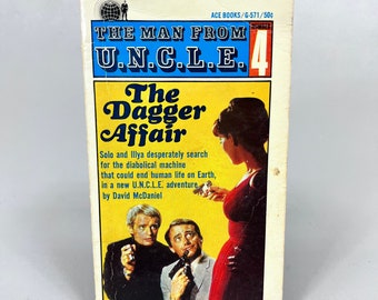 The Man From U.N.C.L.E. The Dagger Affair ACE Books G-571, No. 4, 1965, Man From UNCLE 1960s Vintage Paperback Spy Novel Television Show