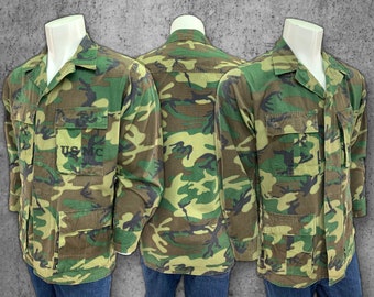 1980s Vintage USMC Camouflage Combat Jacket, Woodland Green ERDL Camo Pattern, Mens Size Medium 40"