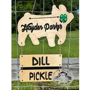 Show Pig Stall Sign with Hanging Name Plate, Wood Livestock Show Sign with 3D Raised Letters, Personalized Pig Pen, Pig Show Award