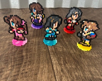 Arte de Personagem de Final Fantasy | Tifa Aerith Riona Tidus Yuna | Decoração de Mesa Gamer | Jogos Retrô | Arte de 8 bits | Personagem Pixel | Jogos