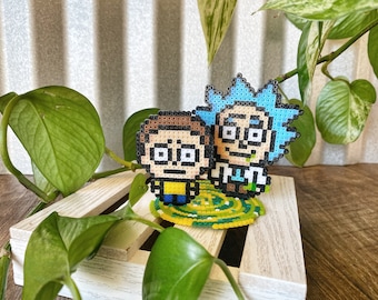 Rick y Morty Juguete de escritorio 3D / Personajes de natación para adultos / Decoración geek / Juegos de arcade retro / Regalo divertido de Rick y Morty / Regalos de mordaza para adultos
