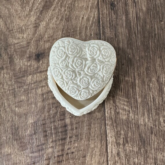 Vintage Lenox Handcrafted Ivory Heart Shaped Trin… - image 10
