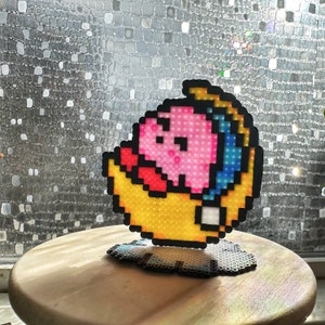 Juguete de Nintendo Kirby durmiendo para jugador, regalo para novio, sala de juegos de videojuegos, decoración de pared divertida de Kirby, figuras de cuentas Perler para niño