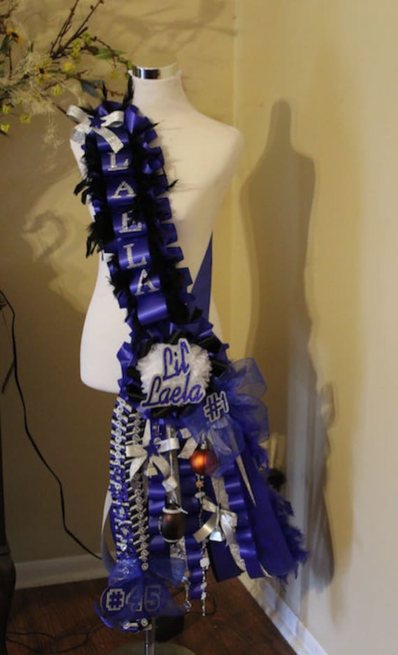 Homecoming Sash Mum, Medium size