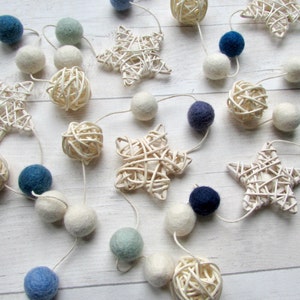 Christmas Garland, White Stars Baubles, felt Ball. Festive Holiday decor, rattan star bunting. Traditional Christmas decor Star ornaments