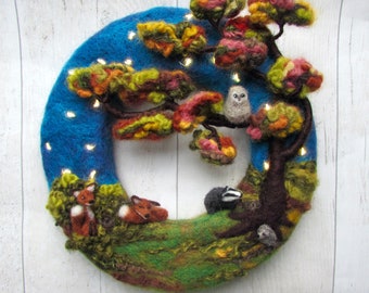 Unique Woodland wreath, 8.5". fox, badger, hedgehog, owl, Autumn tree. LED fairy lights. Cottagecore Needle felt farmhouse wall art. Indoor